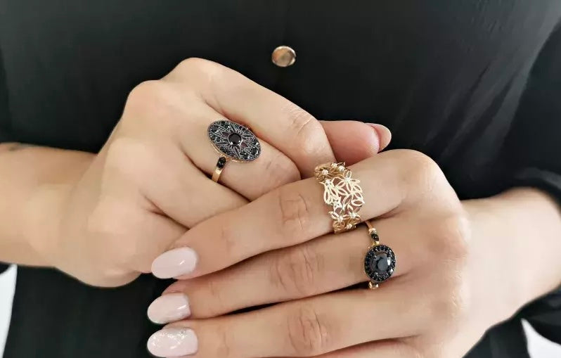 Široký zlatý prsteň so zirkónmi - Floral Lumi?re