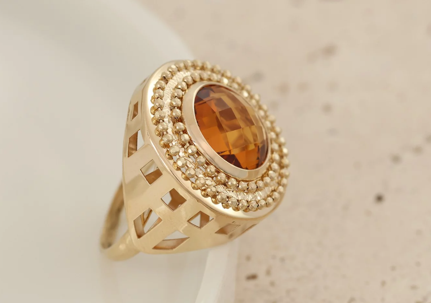 Zlatý prsteň so zirkónom v medenom odtieni