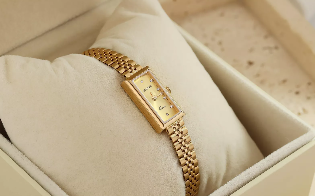 Dámske hodinky zo 14K zlata s kubickými zirkónmi Geneve
