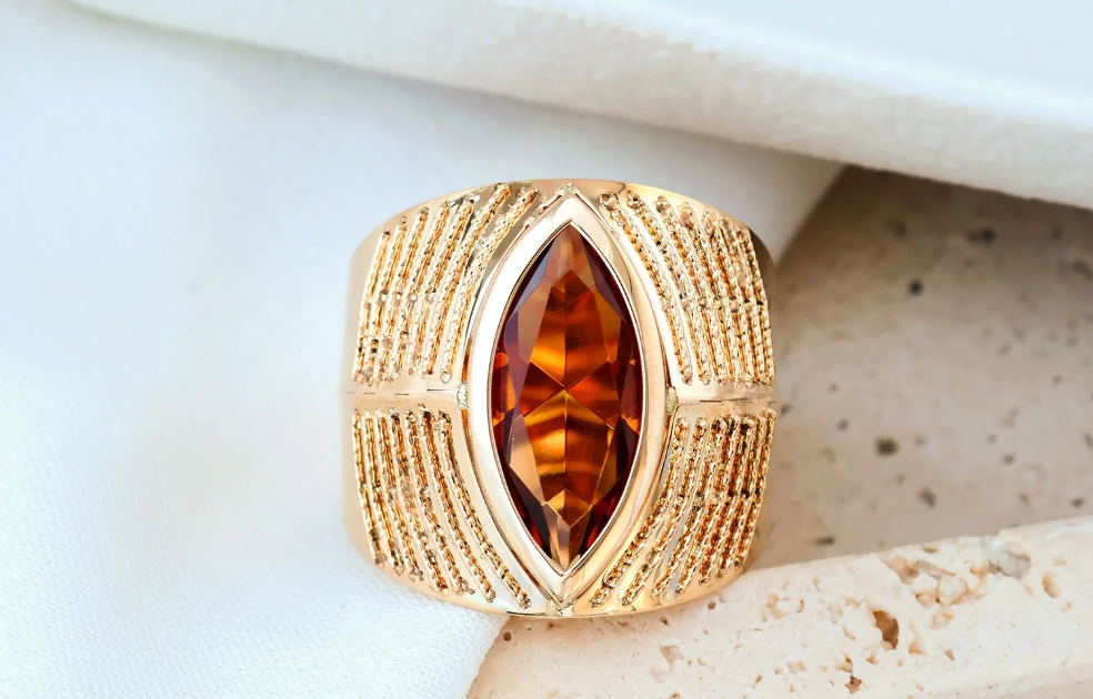 Zlatý dizajnový prsteň so zirkónom – Amber Empress Ring