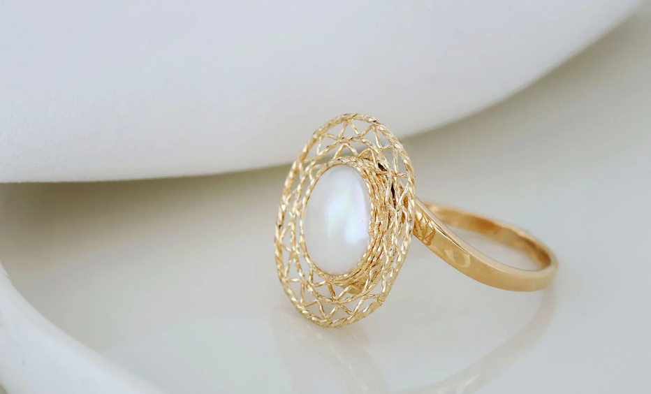 Zlatý prsteň s perleťou – Golden Aura Pearl Ring