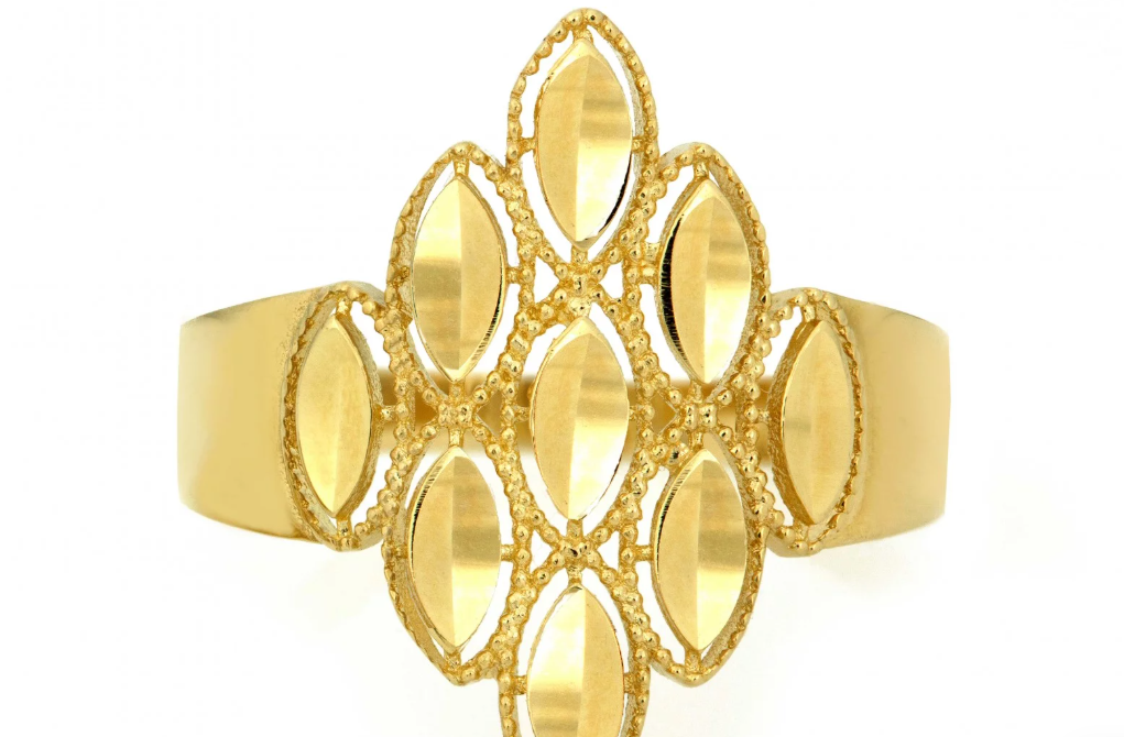 Zlatý dizajnový prsteň s oválnym ornamentom – Golden Marquise Ring