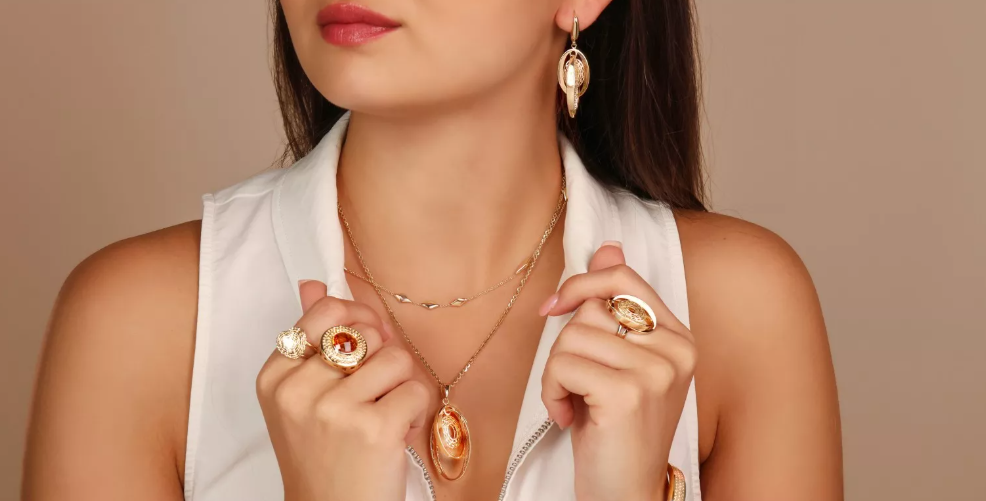 Luxusné zlaté náušnice - Golden Orbit Luxe