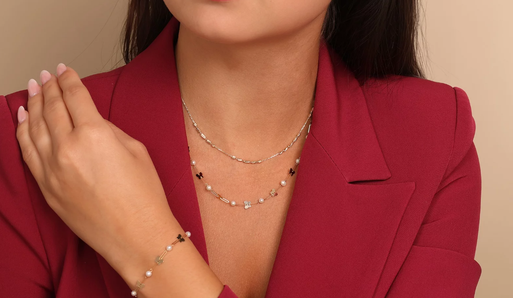 Zlatý náhrdelník - Butterfly Pearl Chain
