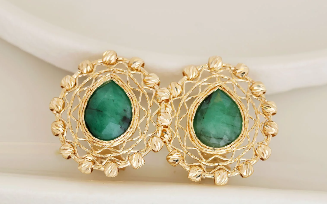 Luxusné zlaté náušnice s prírodným smaragdom - Emerald