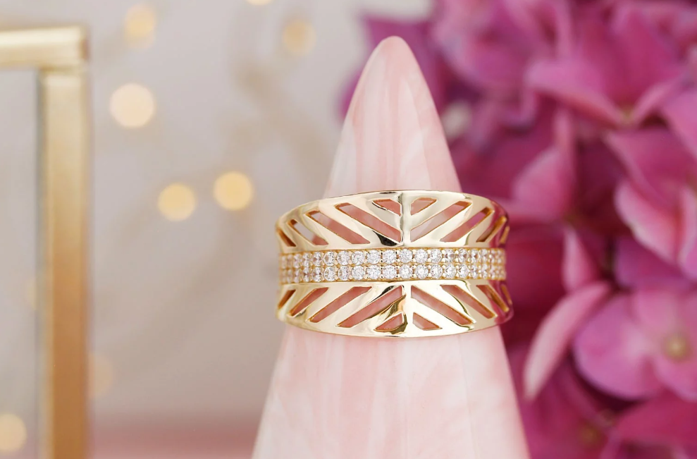 Masívny zlatý prsteň so zirkónmi – Golden Atria Ring