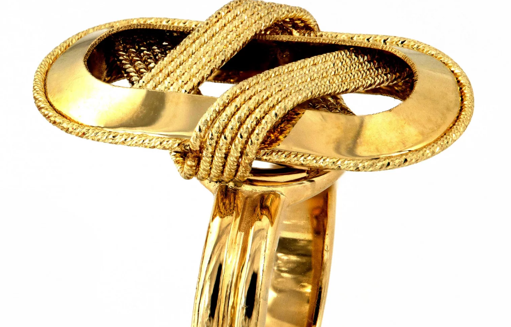 Zlatý prsteň s prepleteným motívom – Golden Entrelacé Ring
