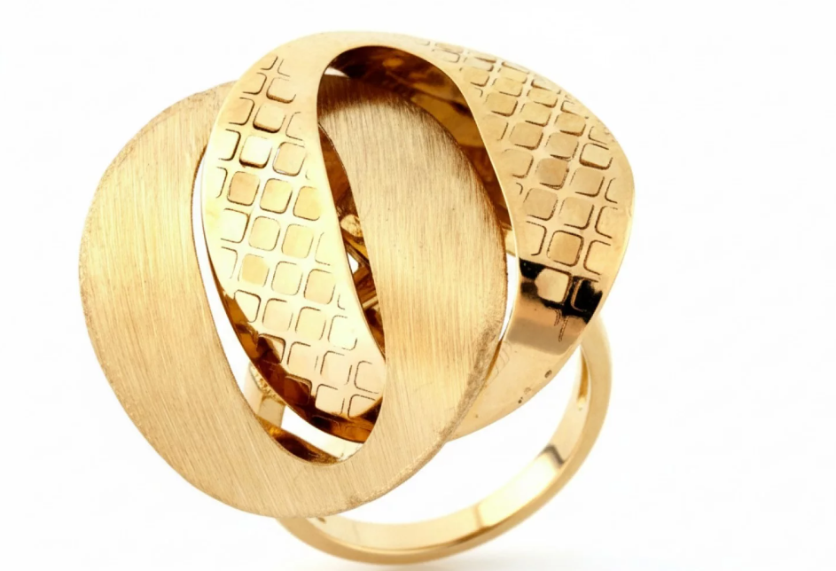 Zlatý dizajnový prsteň s reliéfnou štruktúrou – Golden Époque Ring