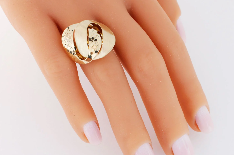 Zlatý dizajnový prsteň s reliéfnou štruktúrou – Golden Époque Ring